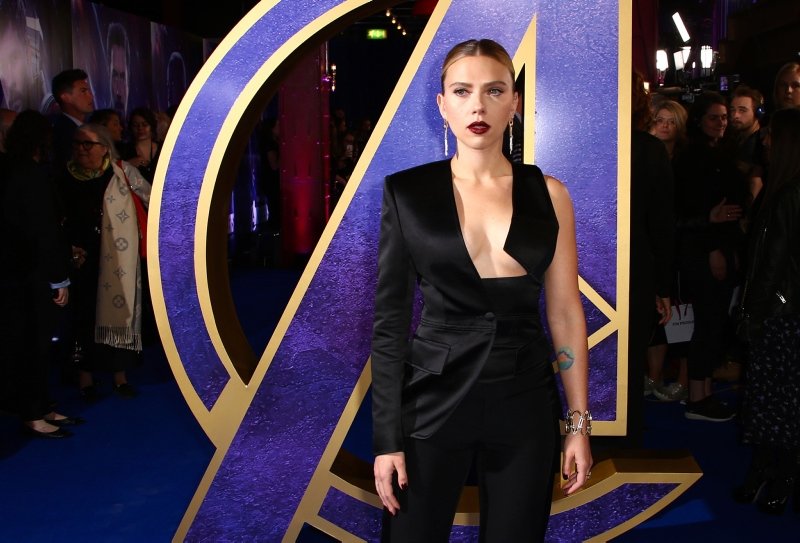 Scarlett Johansson galaya damgasını vurdu