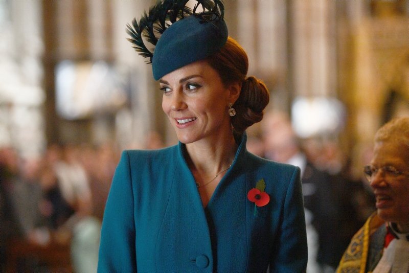 Kate Middleton'a kraliyet nişanı verildi