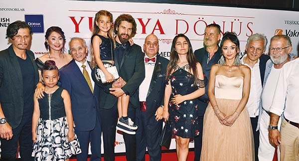 'Yuvaya Dönüş' filmine görkemli gala