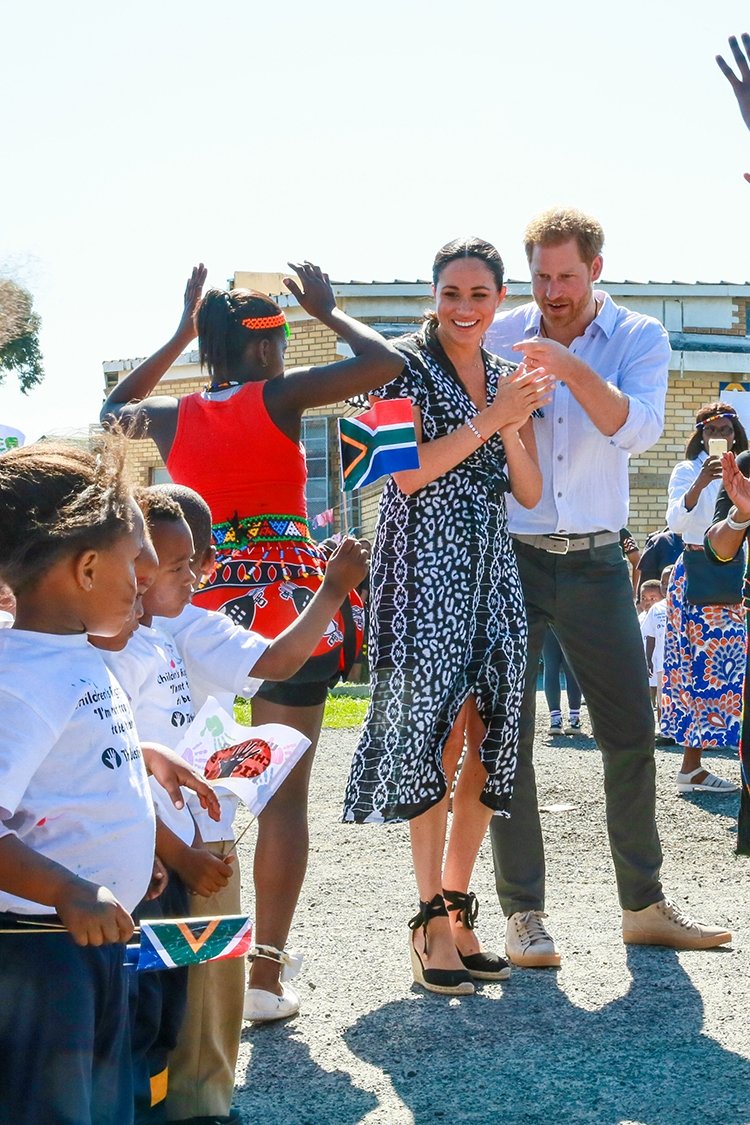 Meghan Markle ve Prens Harry'nin Güney Afrika ziyareti başladı