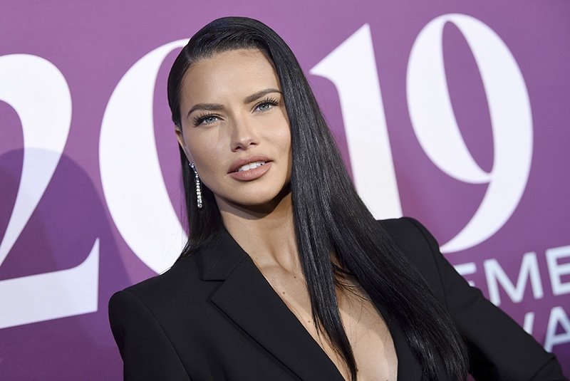 Adriana Lima, 2021 yılında podyumları bırakıyor