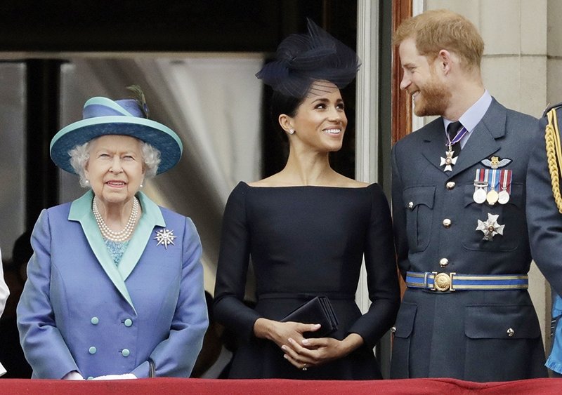 Kraliçe Elizabeth'ten Prens Harry'e açık kapı!