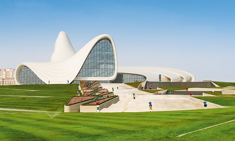 Kimliğini kaybetmeden modernleşen bir şehir: Azerbaycan