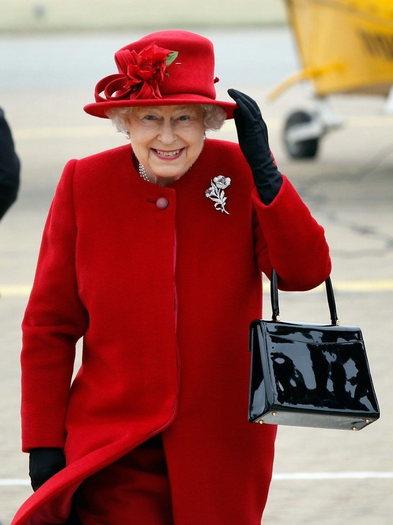 Buckingham Sarayı’ndan beklenen Kraliçe II. Elizabeth açıklaması: ''Kraliçe’nin günlük programında birtakım değişikliler yapılıyor'