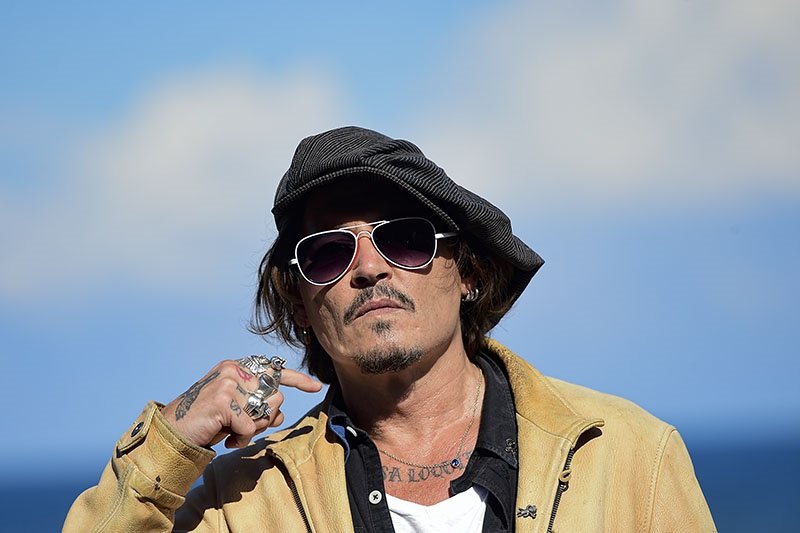 Johnny Depp: ''Kendinizi asla bir Hollywood ünlüsü olarak görmeyin''
