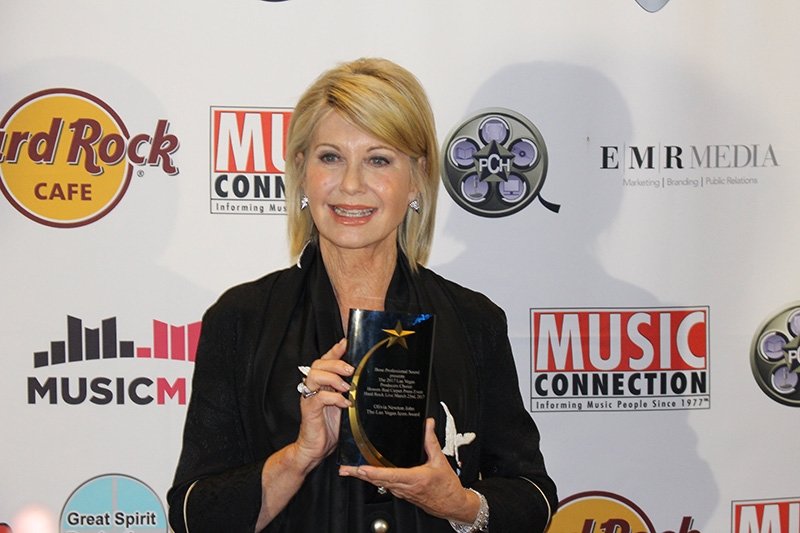 Olivia Newton-John: ''Kanseri 3'ncü kez yeneceğime inanıyorum''