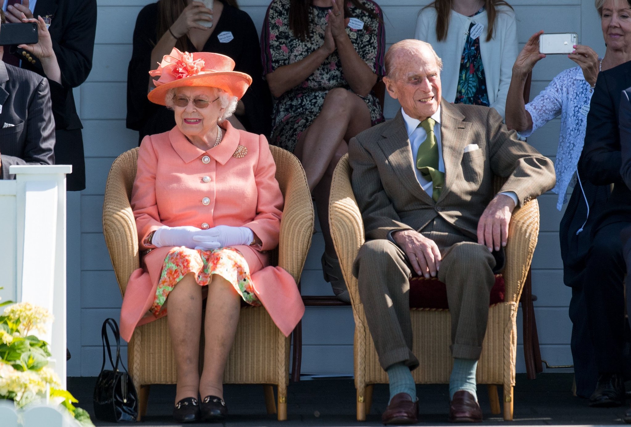 Kraliçe Elizabeth ve Prens Philip 73. evlilik yıl dönümlerini kutluyor