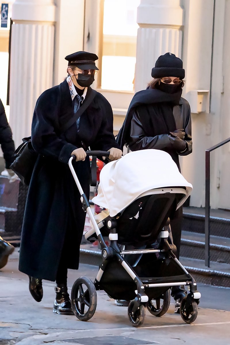 Gigi Hadid, kızıyla ilk kez dışarıya çıktı