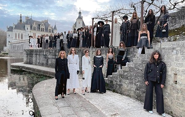 Chanel dönemler arası yolculuk