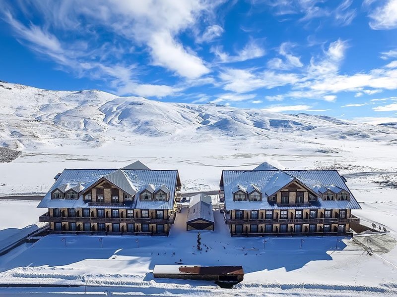 Erciyes'in yeni kayak oteli kapılarını açtı