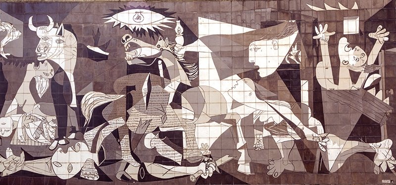 Toplumun aynaları olarak sanatçılar