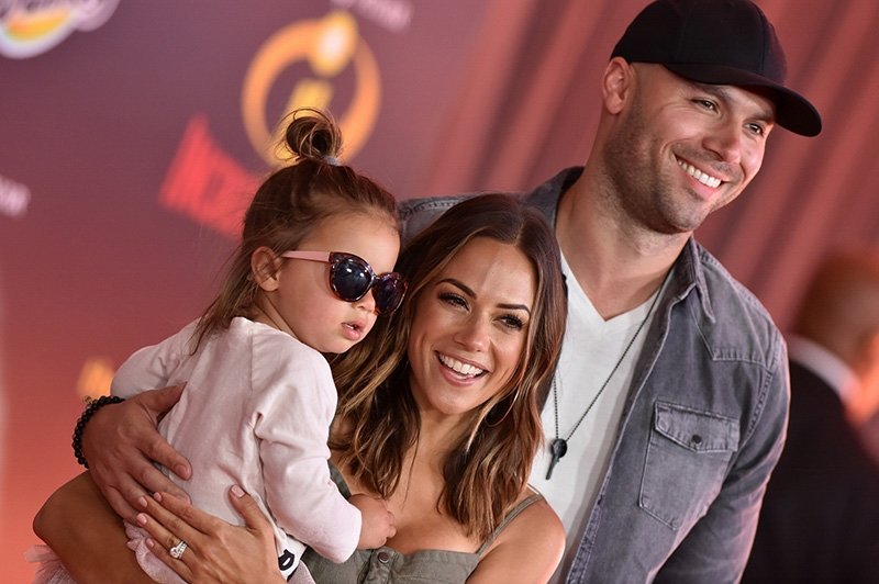 Jana Kramer ve Mike Caussin boşanıyor