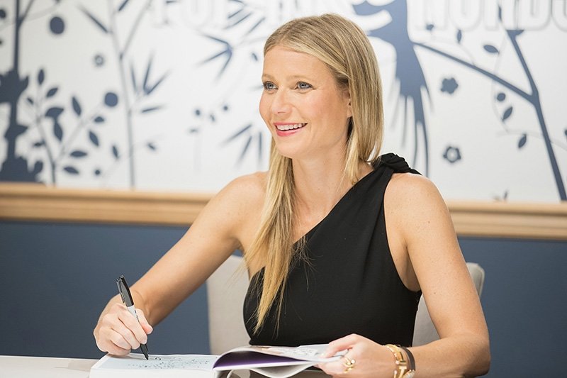 Gwyneth Paltrow'dan 5 milyon dolar isteniyor!