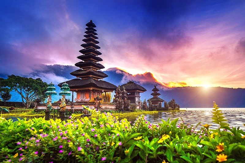 Bali kültür mozaiği tropikal ada
