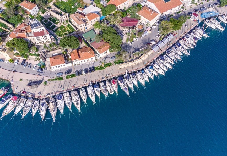 İyon kentinden tatil kasabasına, Foça