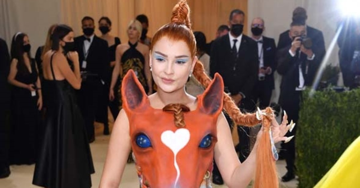 2021 MET Gala kırmızı halı görünümleri