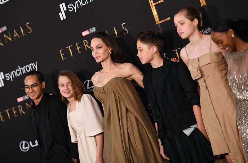 Angelina Jolie, Eternals galasına çocuklarıyla birlikte katıldı