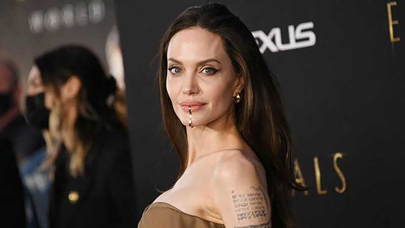 Angelina Jolie kanser hastalarına umut olacak