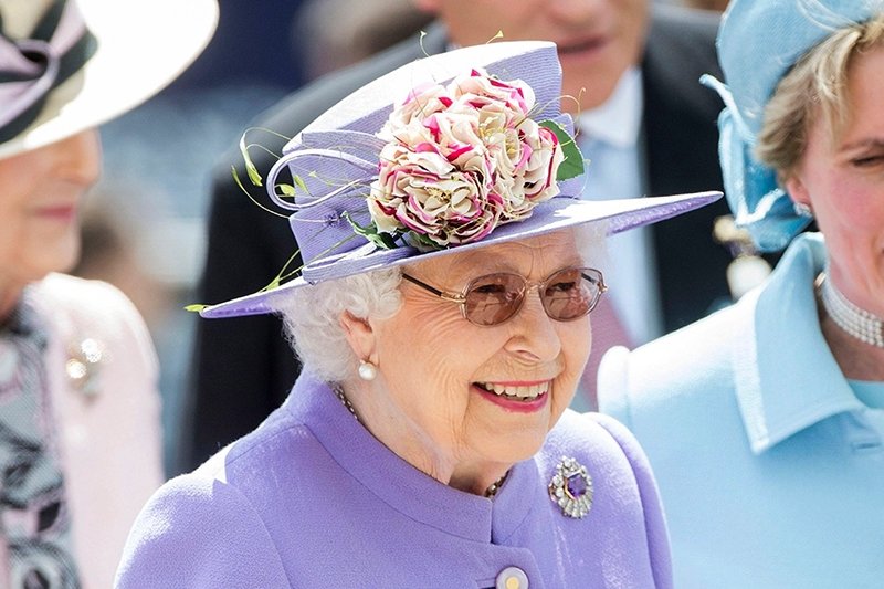 Kraliçe 2. Elizabeth'e görkemli kutlama
