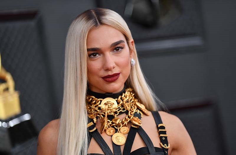 64.Grammy Ödülleri'nde kırmızı halı şıklığı