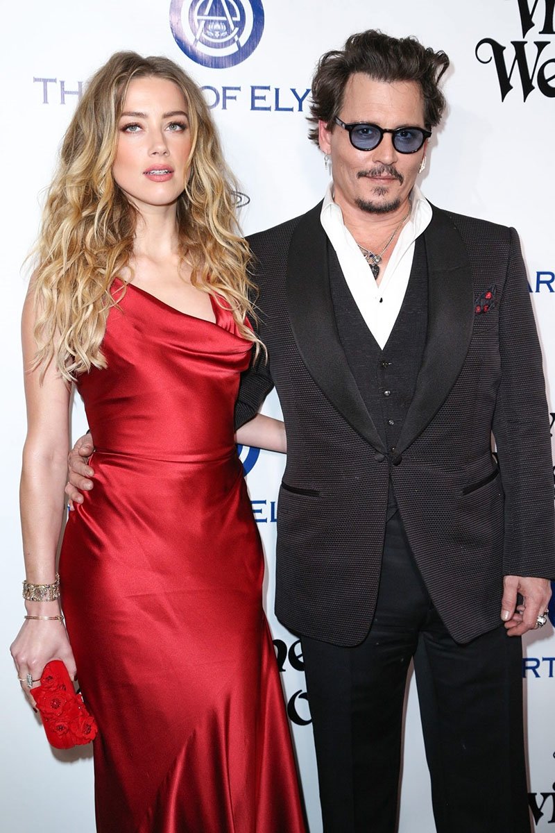 Amber Heard eski eşi Johnny Depp'e borcunu ödeyebilmek için evini sattı