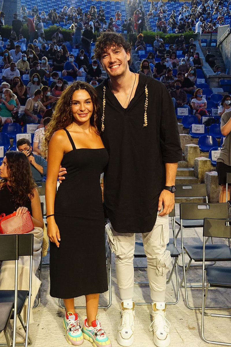 Ebru Şahin eşi Cedi Osman'ı yalnız bırakmadı