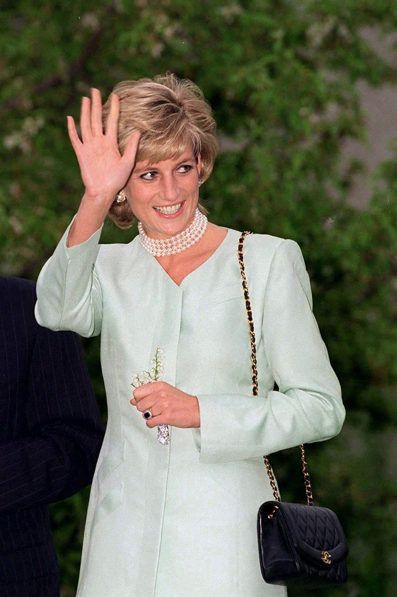 Prenses Diana'nın arabası satıldı