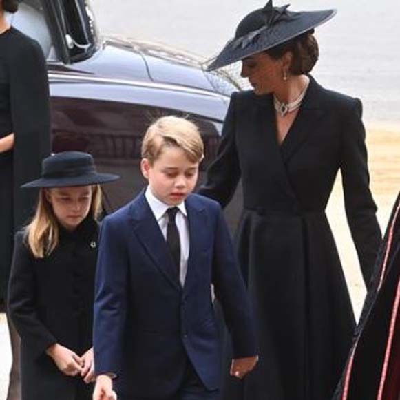 Kraliyet çocuklarının soyadı değişti