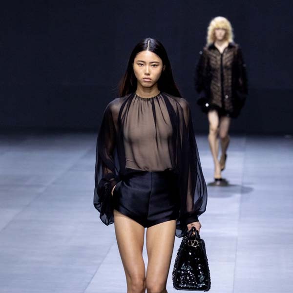 Valentino İlkbahar/Yaz 2023 koleksiyonu