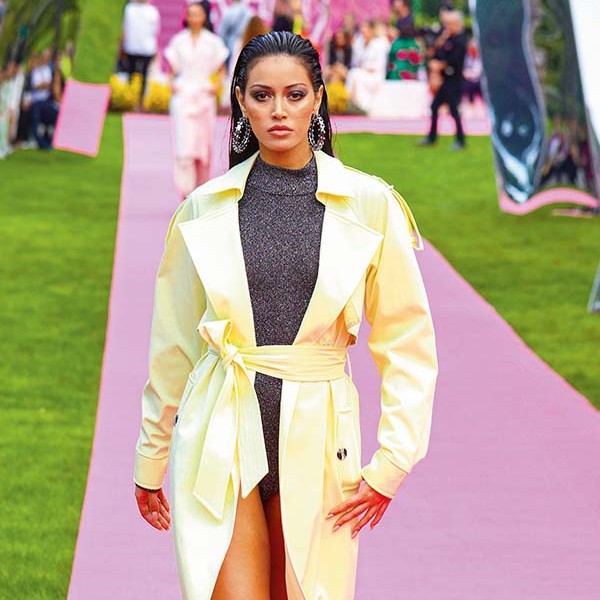 Antalya'da moda rüzgarı esti