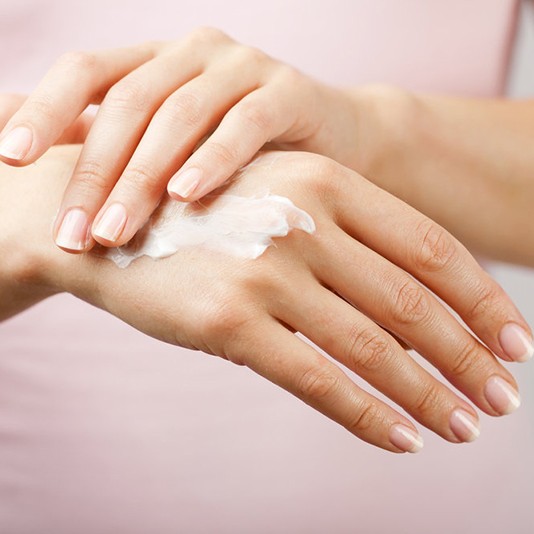 Soğuk havalarda el bakımınıza dikkat edin!