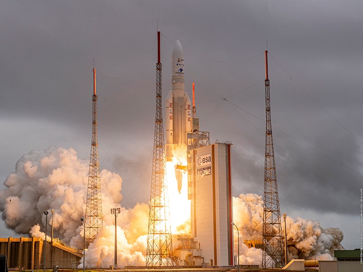 NASA'nın en güçlü roketi Artemis-1 fırlatıldı