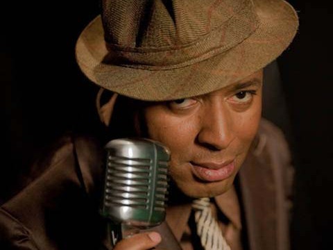 Leee John, müzikseverlerle buluşmaya hazırlanıyor