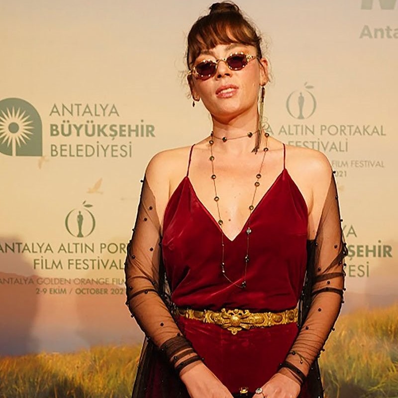 Demet Evgar anne oldu