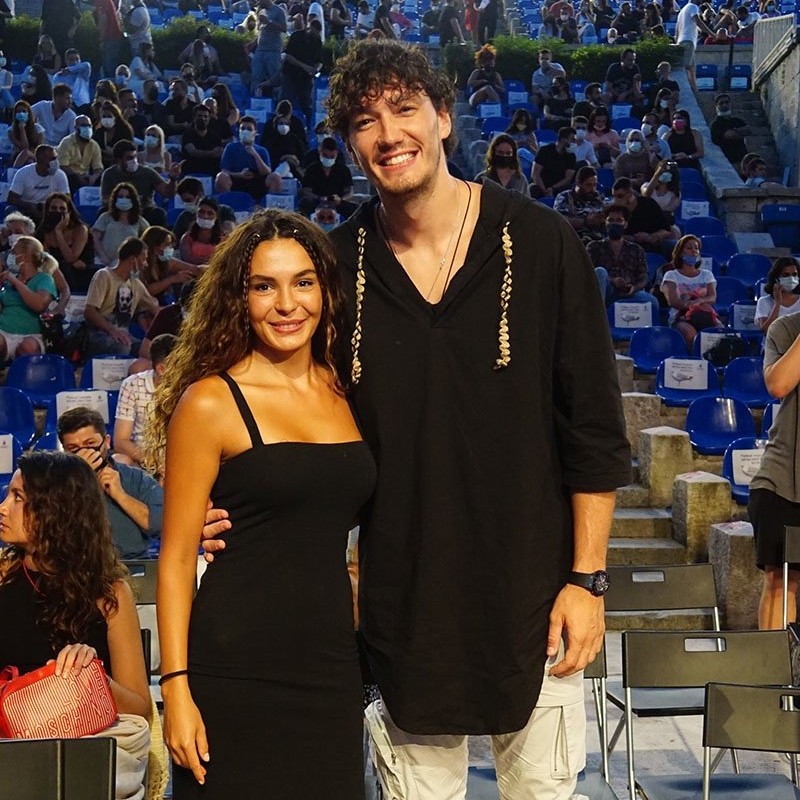 Ebru Şahin ve Cedi Osman nişanlandı