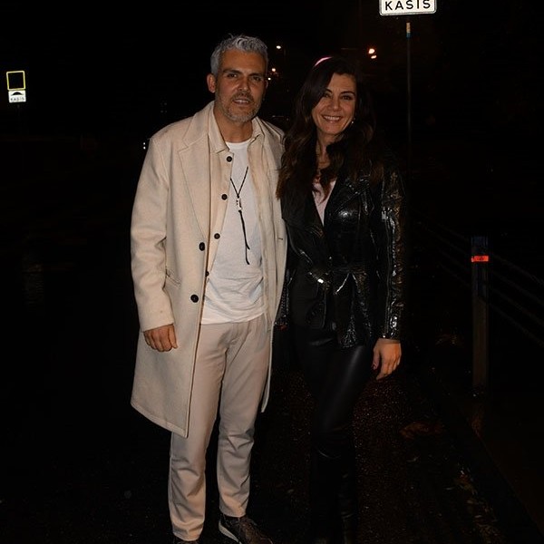 ''Yemek arasında gelinlik bakıyorum''