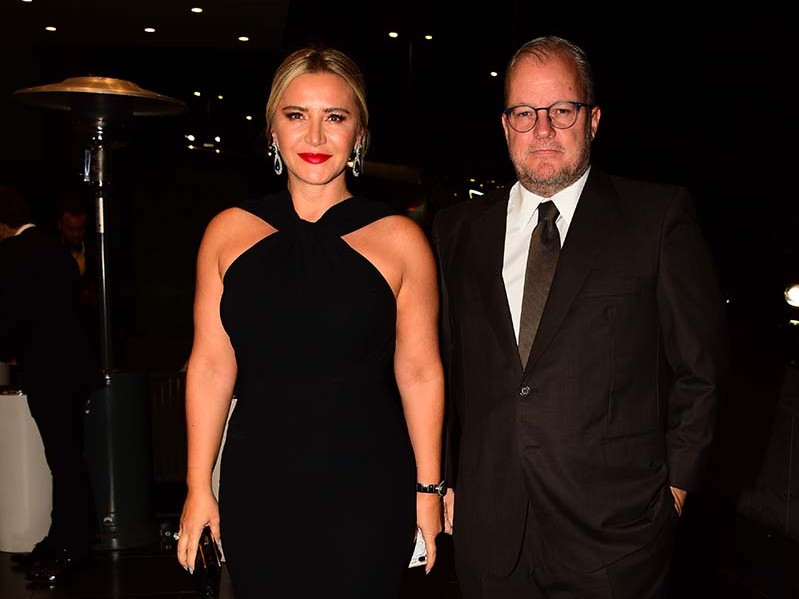 Oğullarıyla tatile gitti