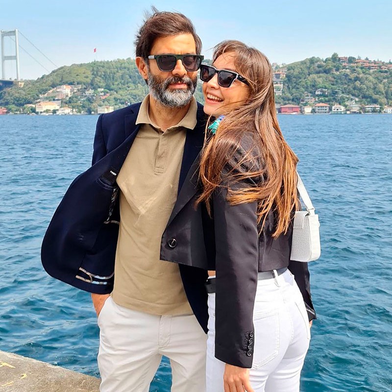 Cansel Elçin & Zeynep Tuğçe Bayat