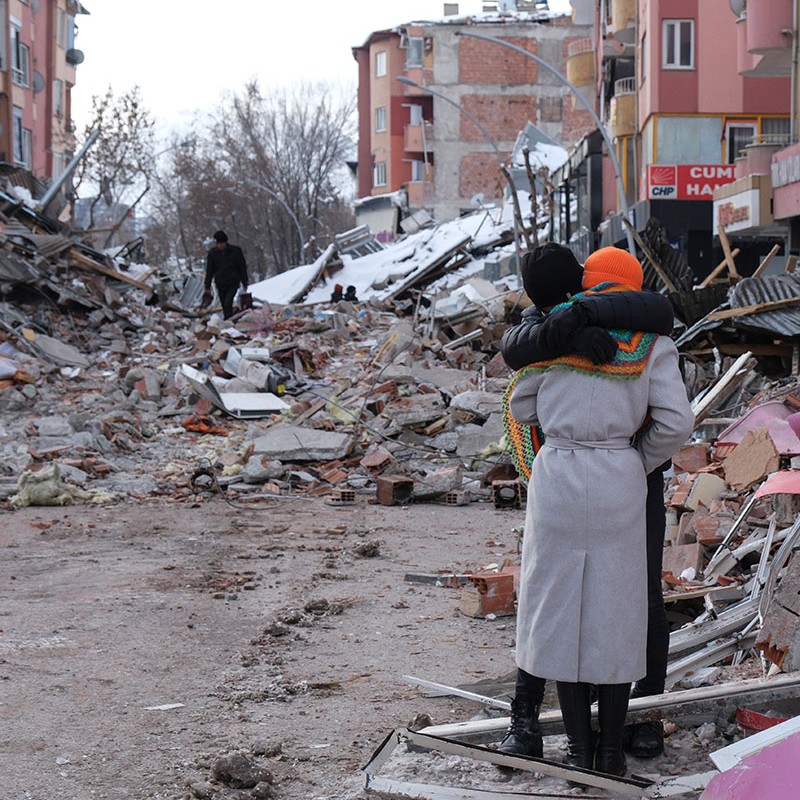Depremzedeye nasıl yaklaşılmalı?