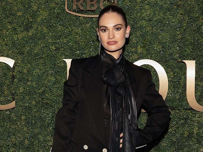 Lily James depremzedeler için bağış toplayacak
