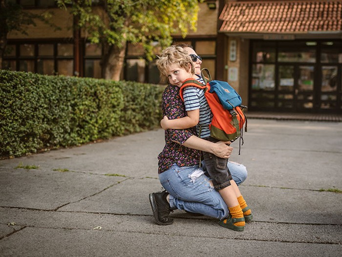 Çocuğunuza depremi ona sarılarak anlatın