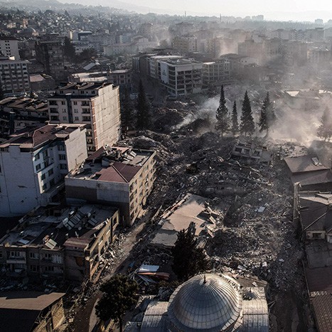 Koca yürekli yardımseverler