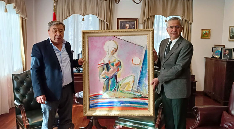 Kazak ressam Erbolat Tölepbay tablosunu depremzedeler için sattı