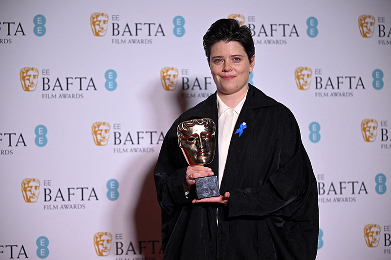 Charlotte Wells, BAFTA ödül töreninde depremzedeleri andı