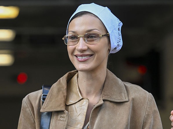 Bella Hadid, depremzedelere yardım kutuları hazırladı