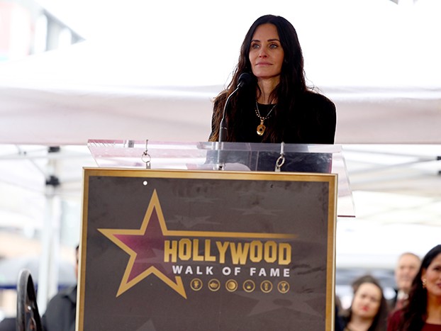 Courteney Cox, Şöhretler Kaldırımı'nda yıldız sahibi oldu