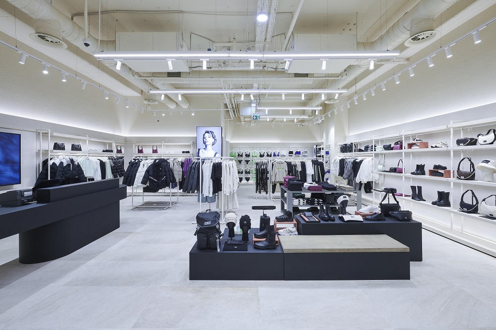 Calvin Klein Jeans’in yeni mağazası Akasya’da açıldı