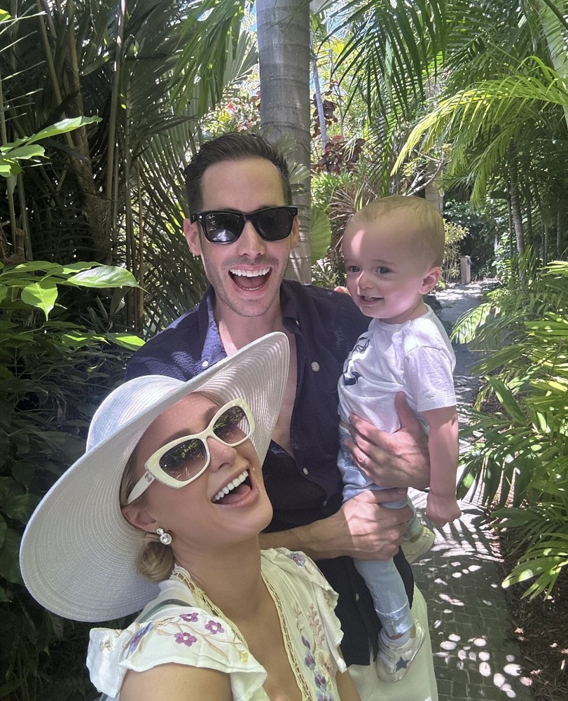 Paris Hilton Ailesiyle Karayiplerde Tatil Yapıyor