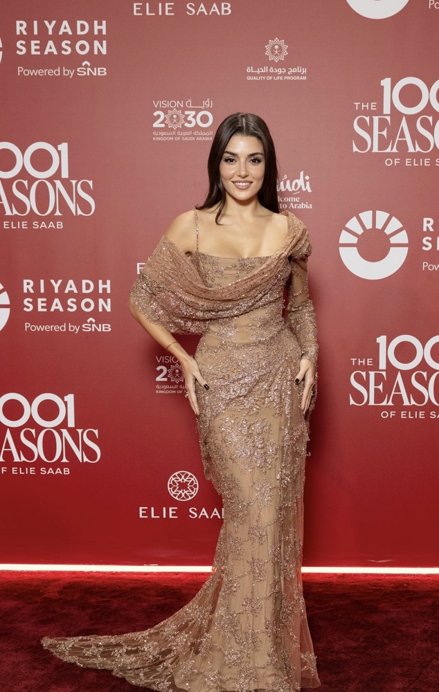 Hande Erçel Elie Saab Gecesine Katıldı