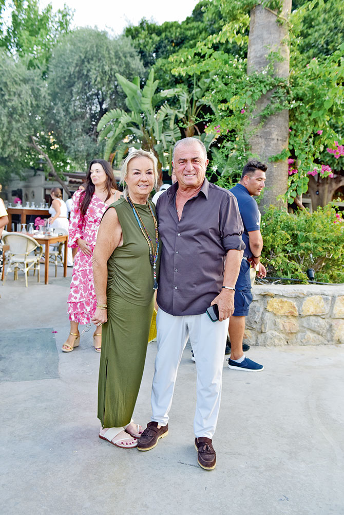Şamdan Plus Objektifinden Caddelerde Ünlü İsimler